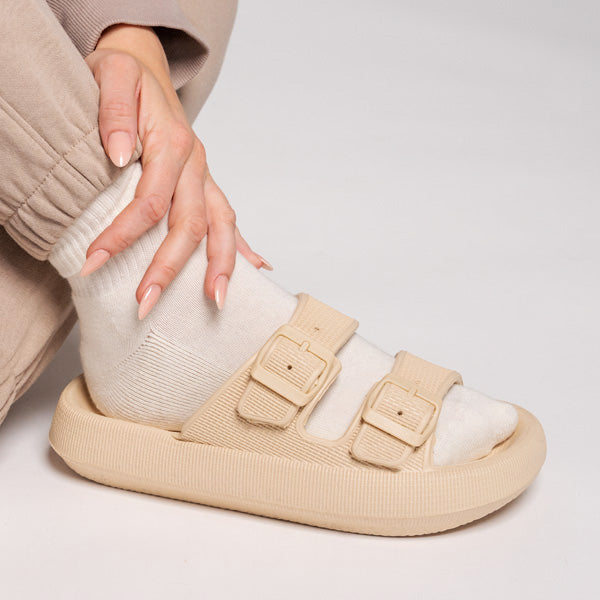 2x1 SANDALIAS – BEIGE CON DOBLE HEBILLA, CONFORT PREMIUM